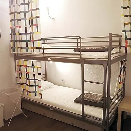 بيت شباب Pijama House - Bike & Bed بلوفديف