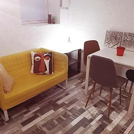 Pijama House - Bike & Bed بيت شباب