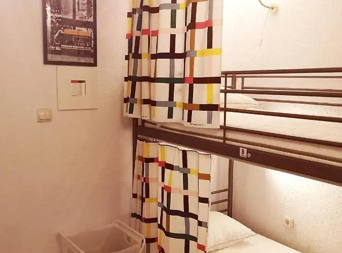 Pijama House - Bike & Bed Hostel *