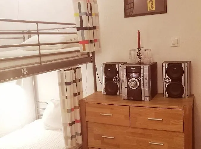 Pijama House - Bike & Bed 旅馆 *